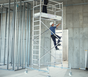 Rollger. 0,75x1,80 m m. Fahrb., PF-Höhe 3,45 m | © MUNK GmbH