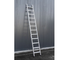 Anlegeleiter 12 Stufen | © Riesa Outlet GmbH