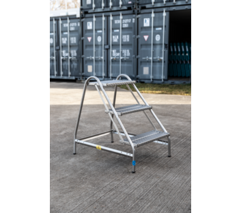 Arbeitstritt einseitig begehbar 3 Stufen | © Riesa Outlet GmbH