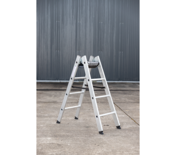 Bockleiter Aluminium beidseitig begehbar 2x4 Stufen | © Riesa Outlet GmbH