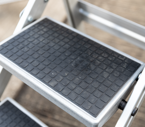 Treppe klappbar 3 Stufen | © Riesa Outlet GmbH